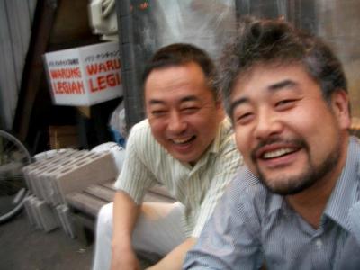 あまりに外が明るく、なんだか大笑いの僕ら。(いやー楽しかった)