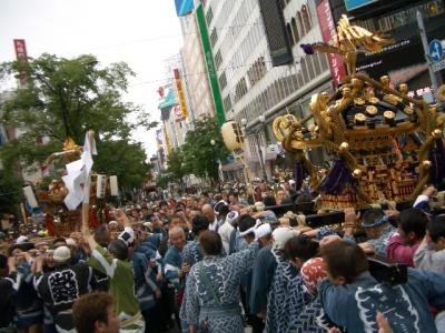我等が四番街繁昌神輿、札幌四番街祭好會！