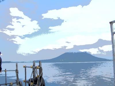 支笏湖。丸駒から。