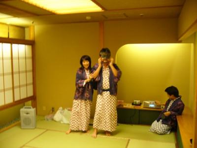 余興は酔狂か？まっすぐ歩けゲームのくま社長（となりはMC黒部）