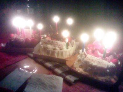 生まれて初めて、ケーキを3つも戴いちゃいました。ありがとうございます！